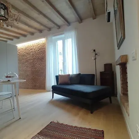 Appartement In Porta Venezia A Due Passi Dal Duomo Milaan